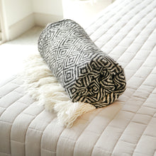 Load image into Gallery viewer, Black & White Perdiz Wool Blanket