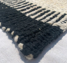Load image into Gallery viewer, Estancia Wool Rug in Black & White