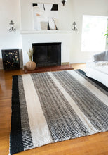 Load image into Gallery viewer, Estancia Wool Rug in Black & White