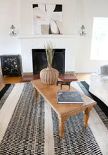 Load image into Gallery viewer, Estancia Wool Rug in Black & White