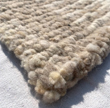 Load image into Gallery viewer, Estancia Wool Rug in Sand & White