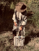 Load image into Gallery viewer, Grey Linen & Wool 'Faja' Bag