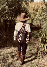 Load image into Gallery viewer, Geometric Linen 'Faja' Bag